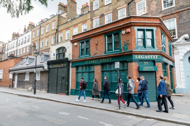 A tour of the best pubs in London was voted the best tour in the UK