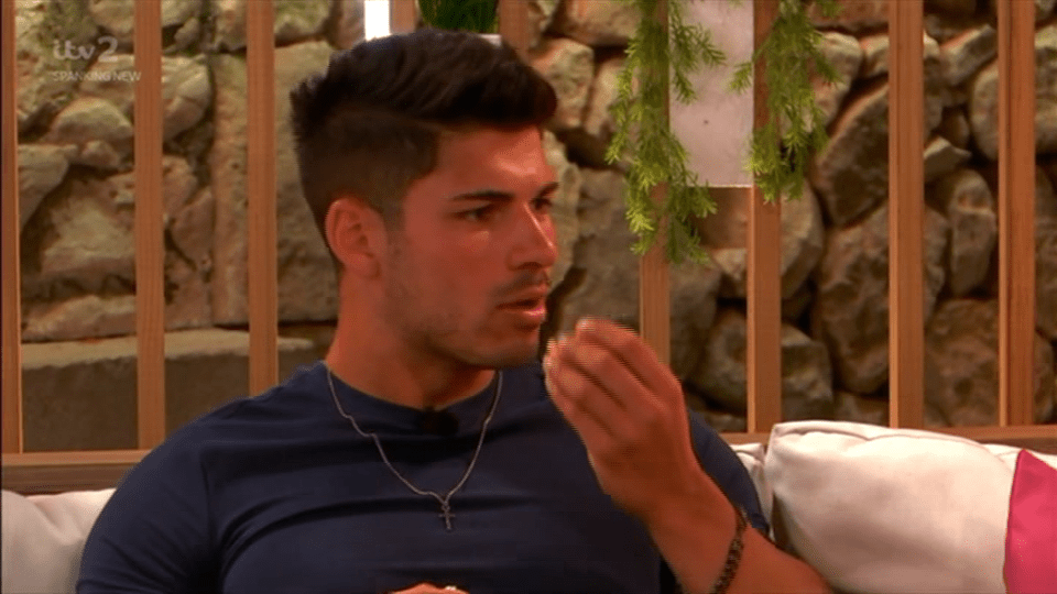  Love Island viewers shared hilarious memes tonight and branded Anton 'clueless' after he compared Anna to Molly-Mae