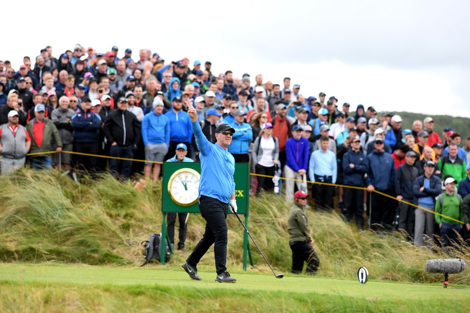  David Duval sends his drive miles right off the seventh tee