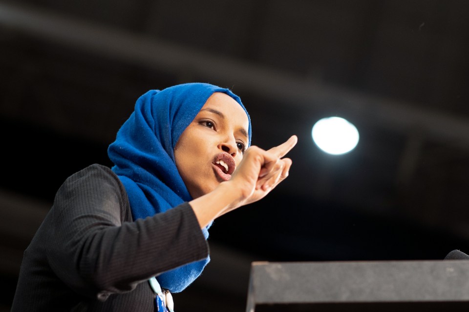  Ilhan Omar accused President Trump of 'spewing fascist ideology' after Trump rallygoers chanted 'send her back'