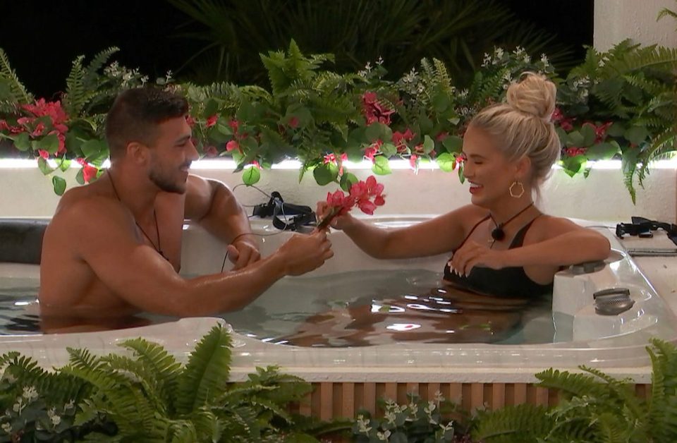  Love Island star Tommy recalled the first moment he met Molly-Mae in the Hideaway hot tub