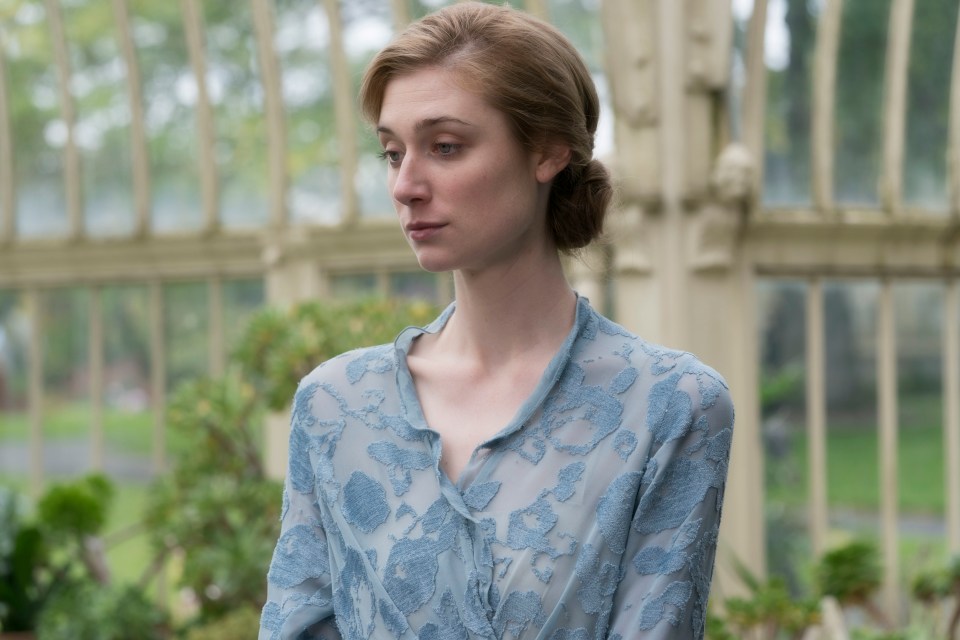  Elizabeth Debicki plays literary legend Victoria Woolf whose novels were inspired by her lesbian affair with Vita