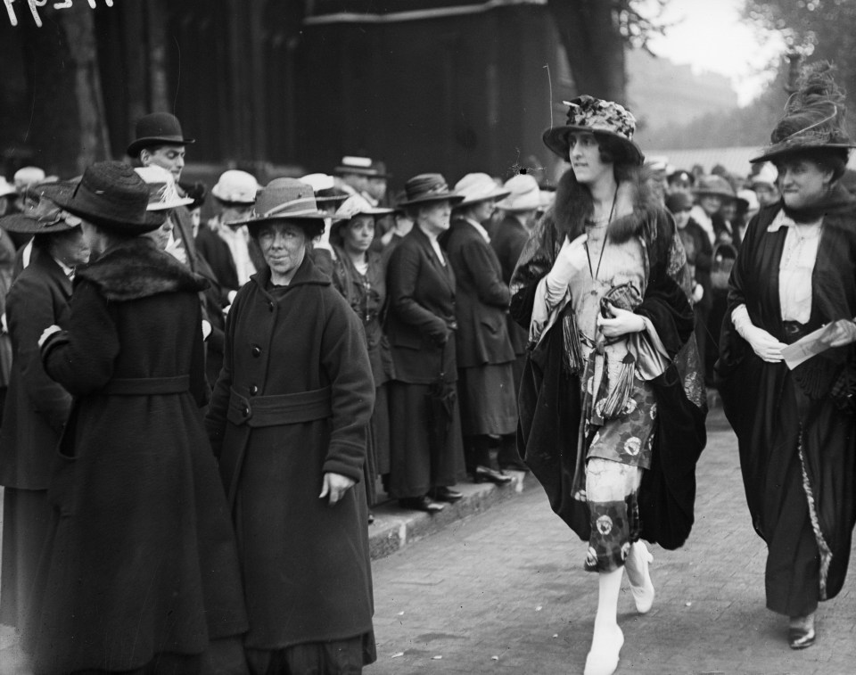  Vita Victoria Mary Nicolson attends the wedding of Lady Diana Manners in June 1919