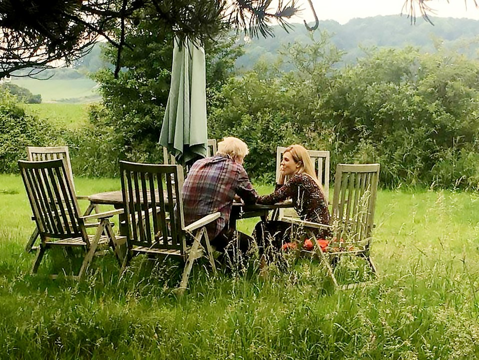  This picture of Boris Johnson and Carrie Symonds angered the candidate's advisers