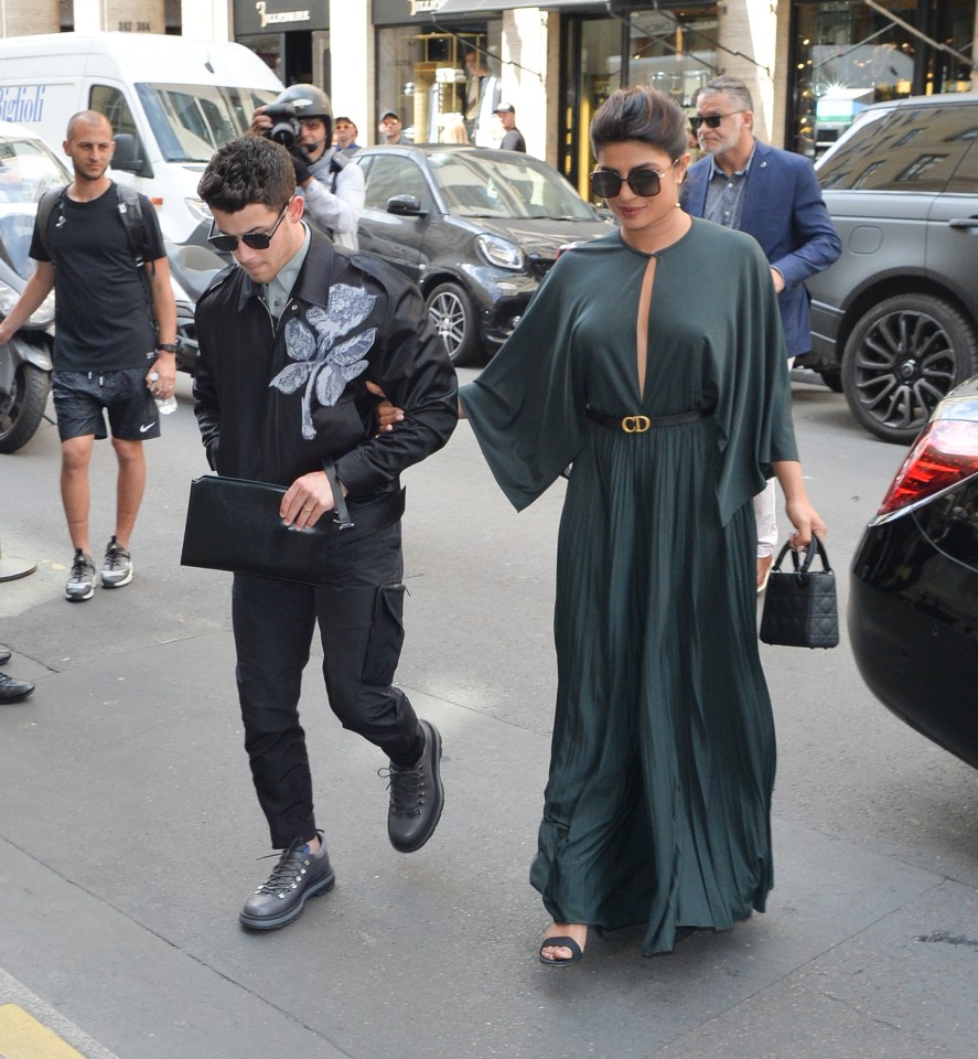  Priyanka and husband Nick Jonas in Paris