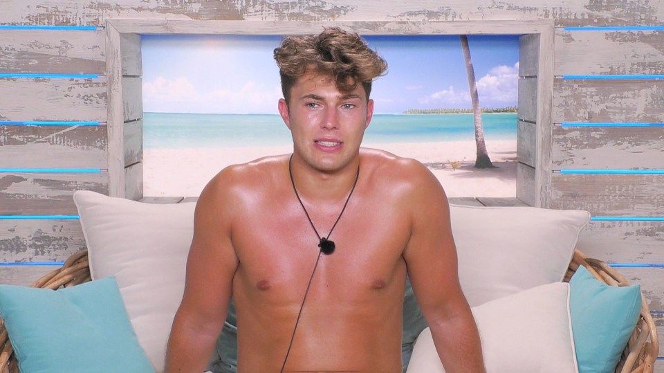 Curtis says he’s fallen for someone after three days who isn’t his half-girlfriend