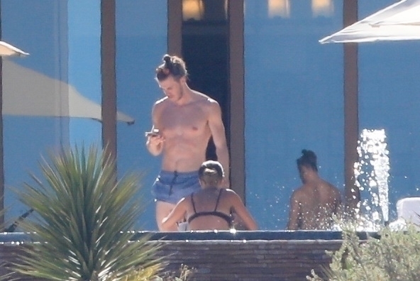  Gareth Bale is making the most of his Mexico getaway before returning to Real Madrid