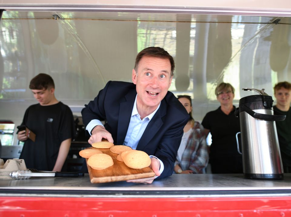  Jeremy Hunt is challenging BoJo in the race for No10