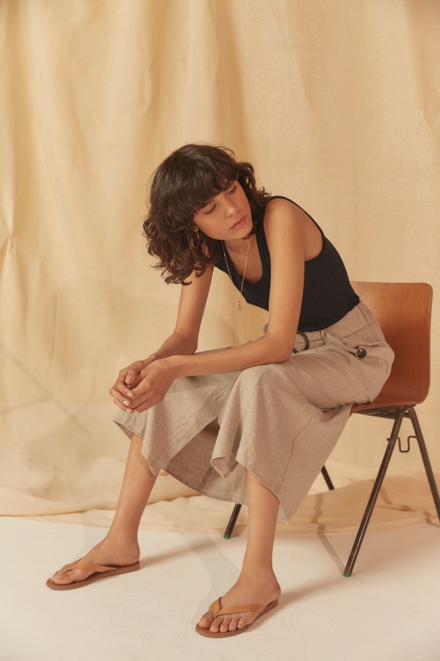  TIP: Give your look a nod to the Safari trend through earthy tones and wooden details with this linen A-line skirt