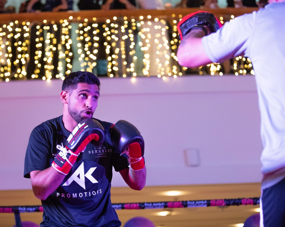  Amir Khan is training like a skinflint in order to secure a dream bout with Manny Pacquaio