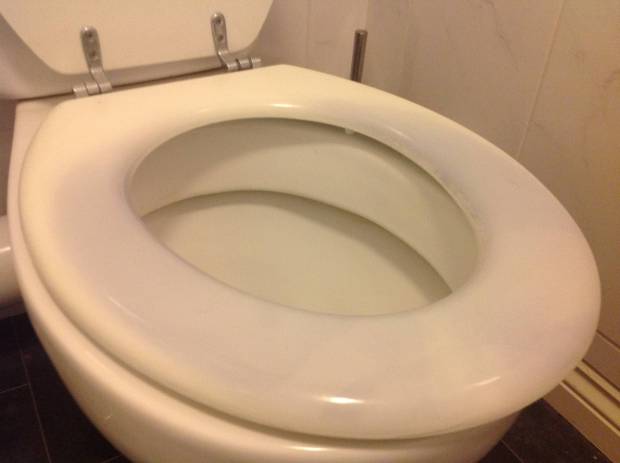 Pregnant women online have been noticing that their toilet seats have been turning blue