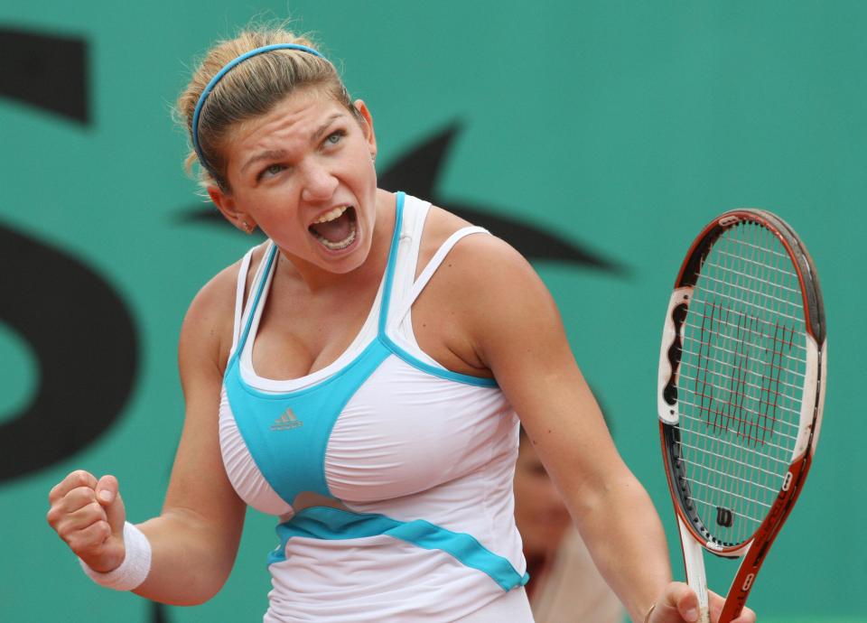  SImona Halep underwent breast reduction surgery when she was a teenager