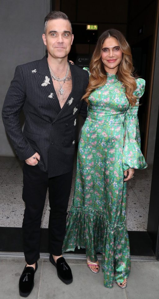  Robbie Williams and his wife Ayda Field put on a stylish display