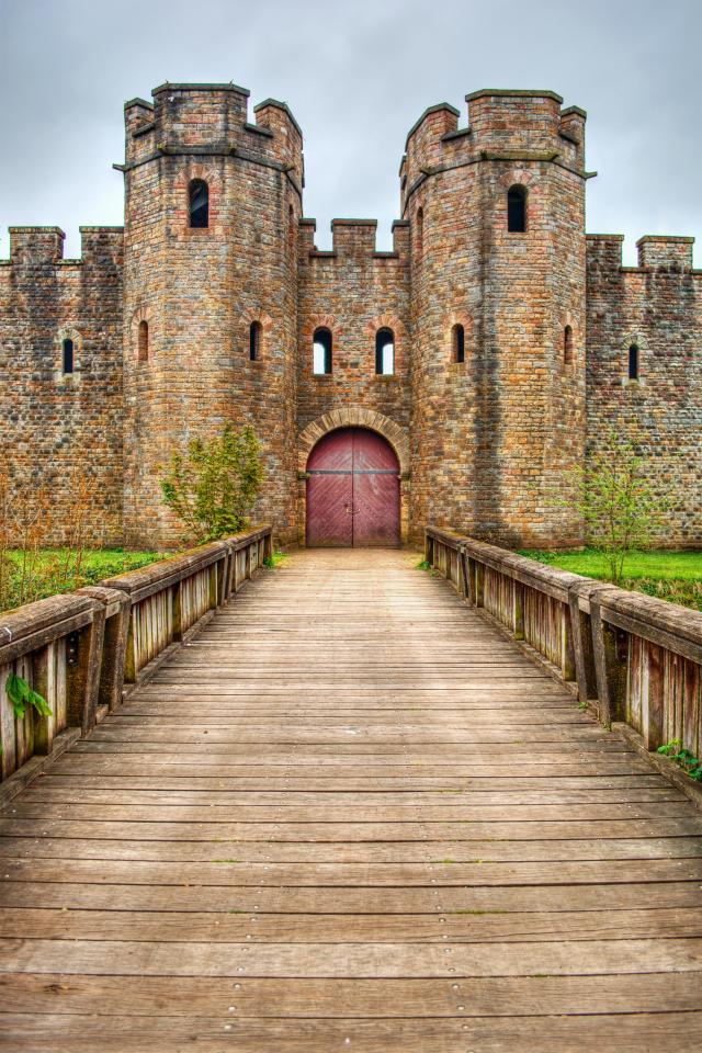  Cardiff Castle and its surroundings are stunning and steeped in history