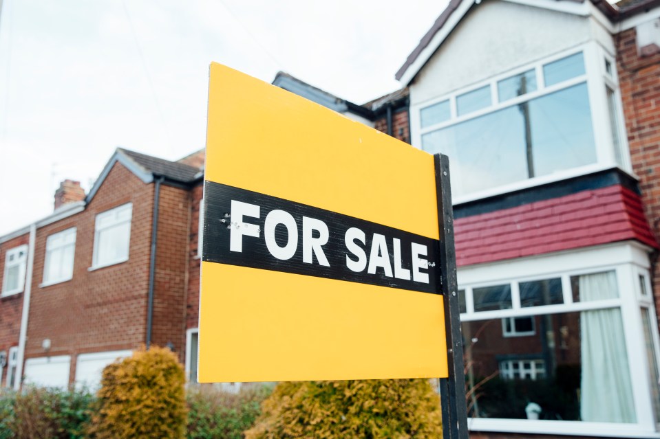 Stamp duty should be scrapped on homes costing up to £500k, according to a think-tank