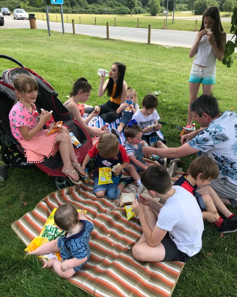  Sue loves a cost saving picnic - which consists of 2 loaves of bread and 3 packets of sausage rolls