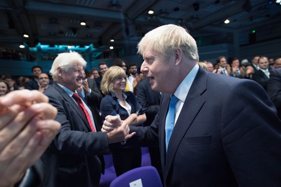  BoJo shook hands with his dad after winning