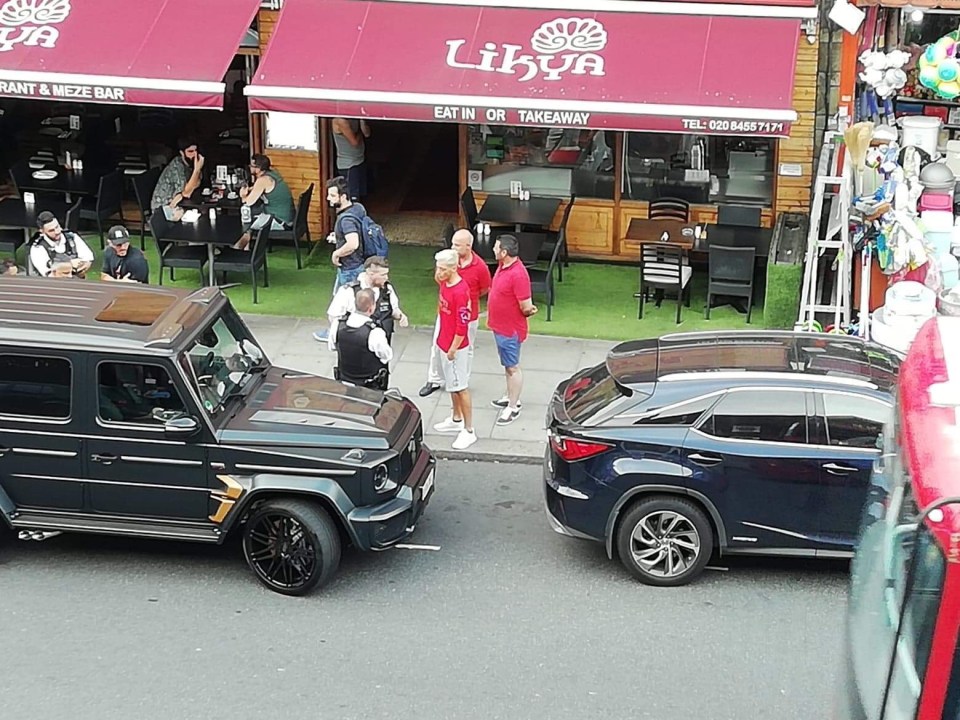  They eventually came to halt outside a Turkish restaurant