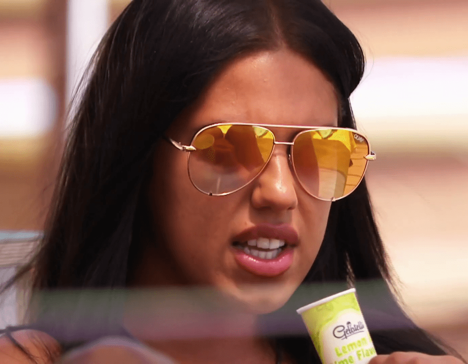  Love Island's Anna insists: 'Something's not right'