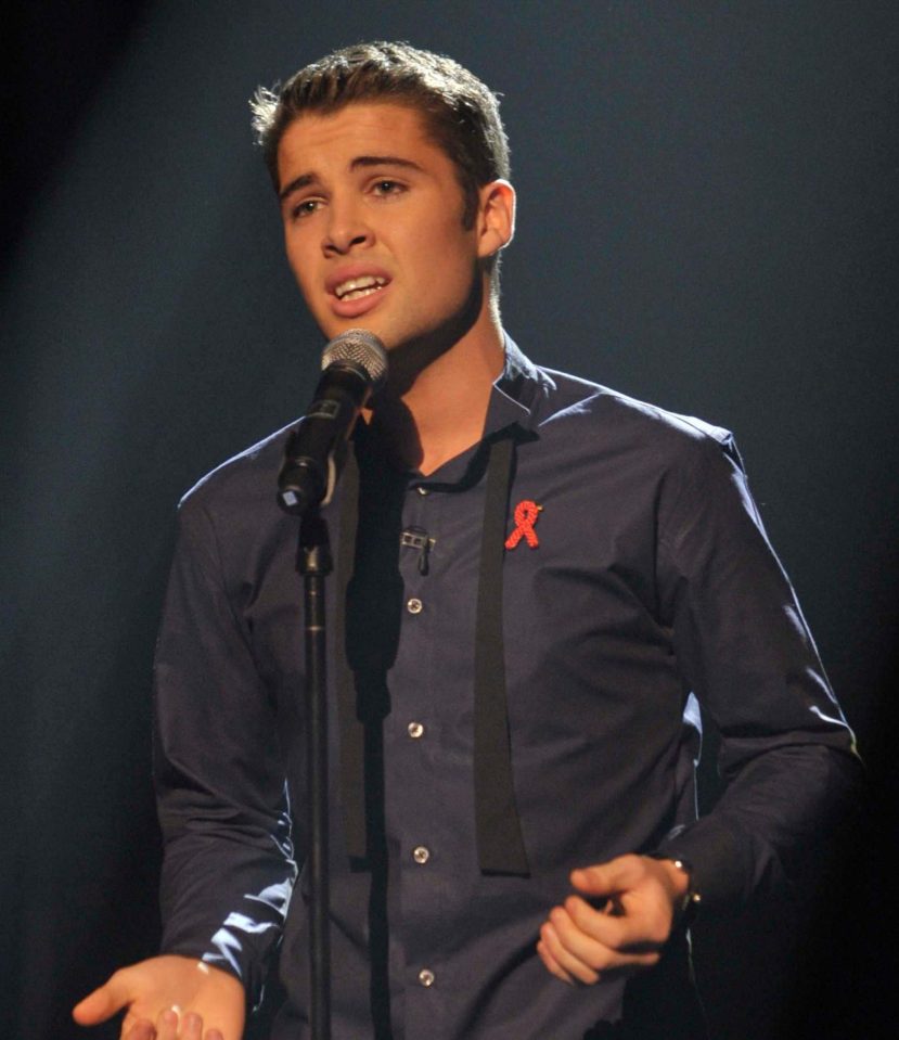  Joe McElderry formed a close bond with mentor Cheryl before his win