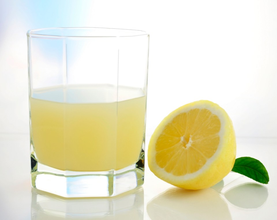 Lemon juice works as a lightening agent and can be used with aloe vera to combat the dark skin