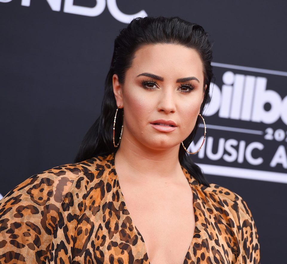  Demi has been accused of 'throwing shade' at Taylor