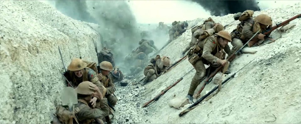  The film tells of two runners sent on a life-or-death mission with a message to cancel an attack and save the lives of 1,600 British soldiers