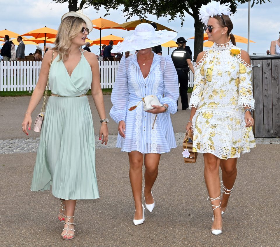  These three guests looked equally glamorous in pleated dresses