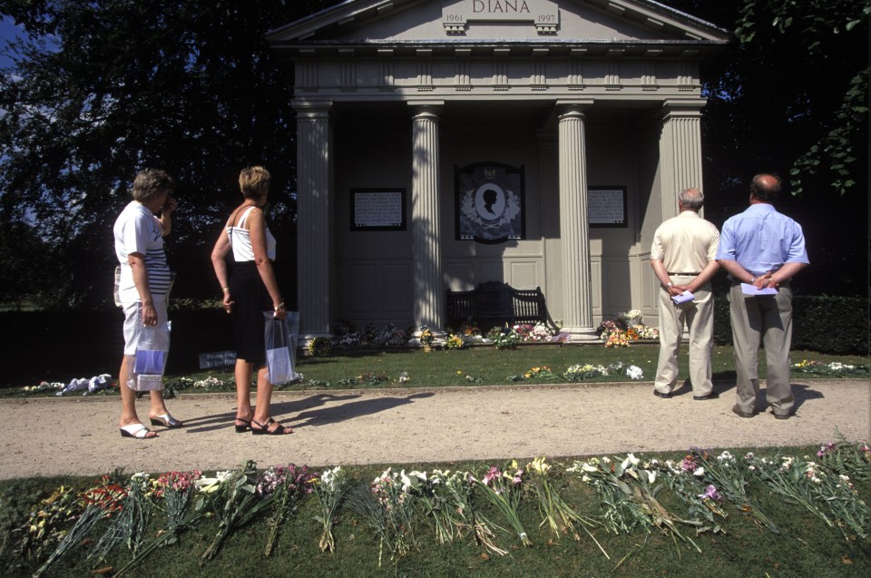  Althorp is also home to Diana's final resting place