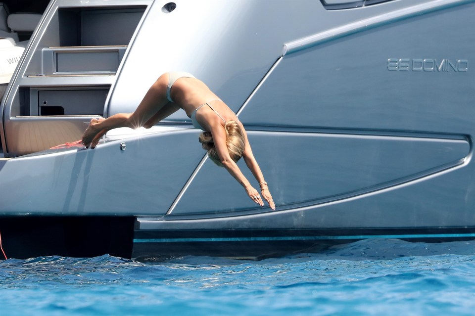  The 45-year-old proved she's a woman of many talents as she displayed her impressive diving skills