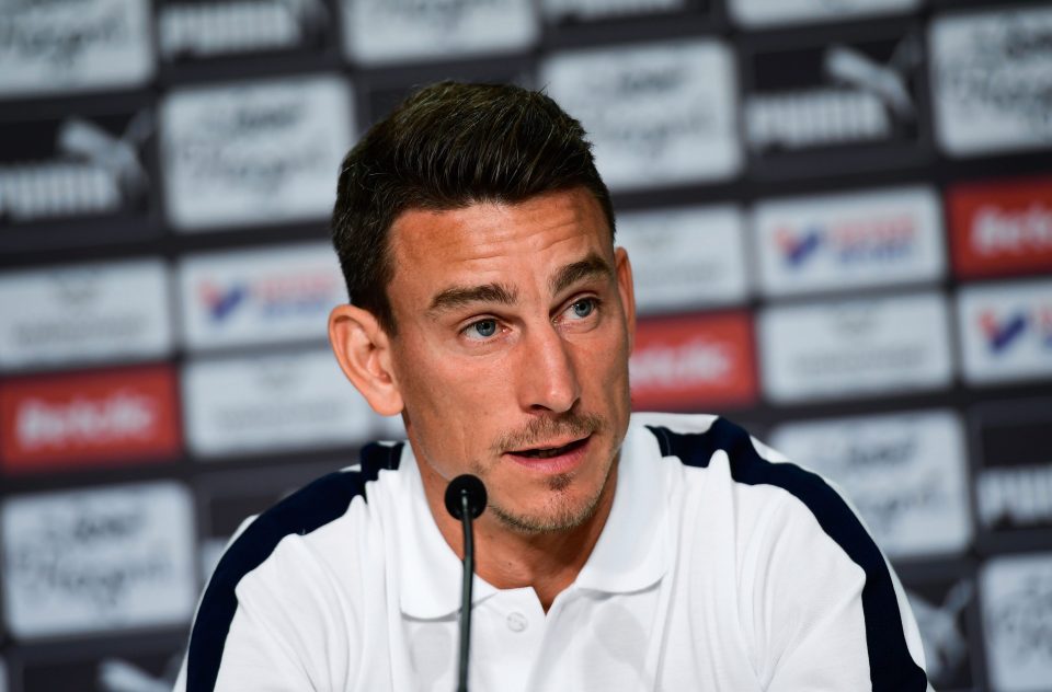  Laurent Koscielny defended his controversial Bordeaux unveiling at a press conference today