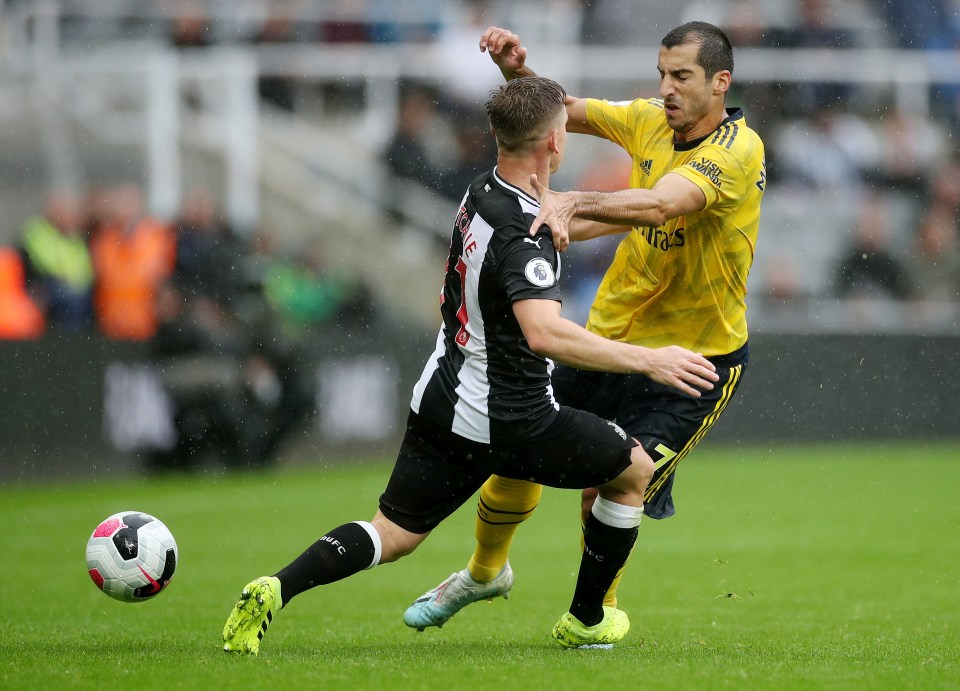  Bruce's scorpion kick attempt had Arsenal fans joking the 58-year-old manager had a better half than Henrikh Mkhitaryan