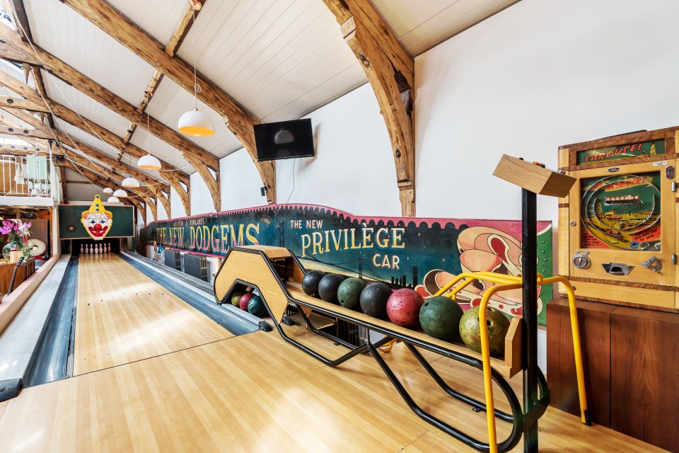  Have you ever wanted your own carnival-themed bowling alley?