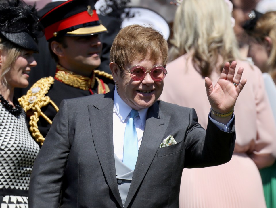  Elton John is said to have made a contribution to carbon footprint charities following backlash