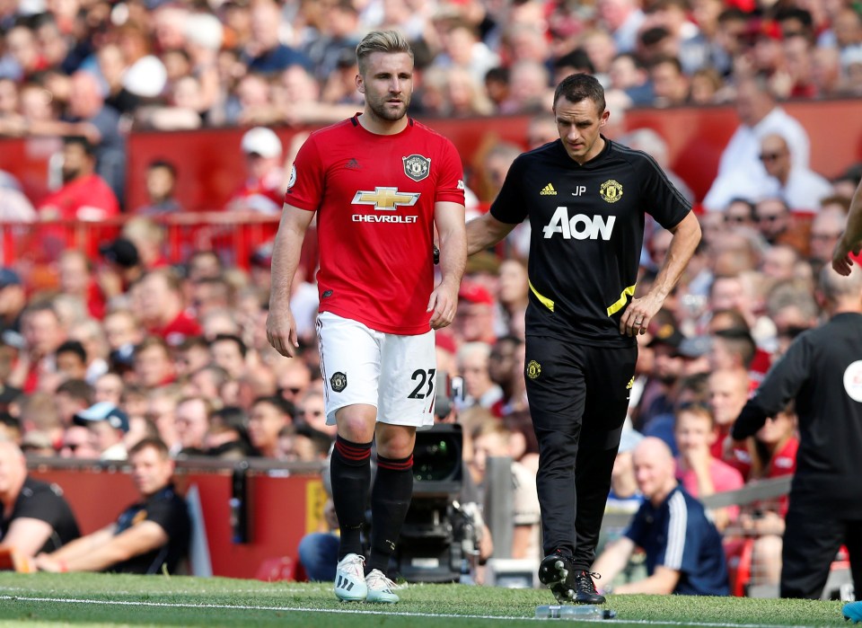  Manchester United left-back Luke Shaw faces up to a month on the sidelines with a hamstring injury