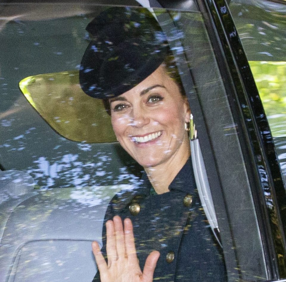  Kate's 'flat wave' shows she's keen not to overshadow the Queen