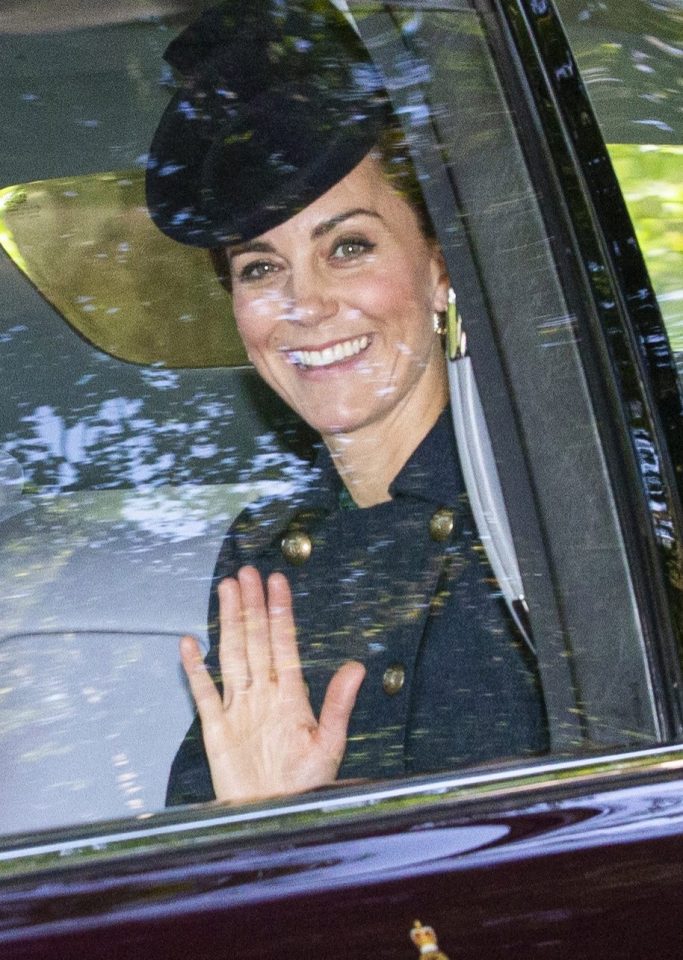  The Duchess waved to her fans as her car pulled into the grounds