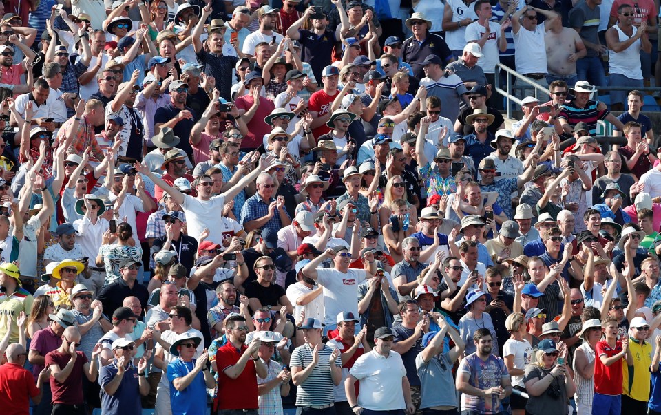  The Headingley crowd were in fine voice as they roared their team to victory