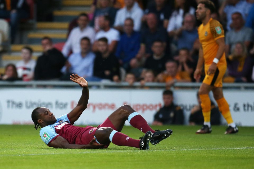  West Ham wideman Michail Antonio faces a scan on a hamstring injury that could keep him out until mid-October