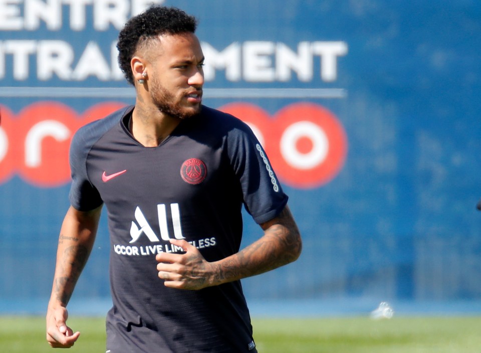  Neymar took part in PSG training this afternoon as talks continue