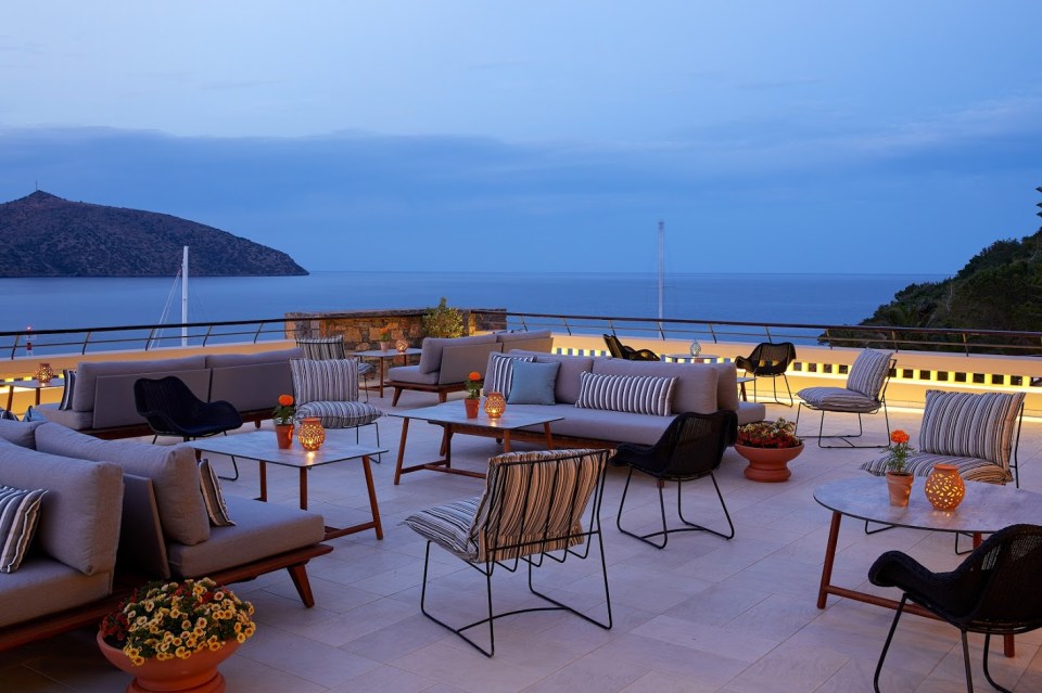  The terrace boats stunning views and romantic mood lighting