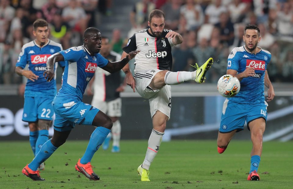  Gonzalo Higuain scored for Juventus in the first half