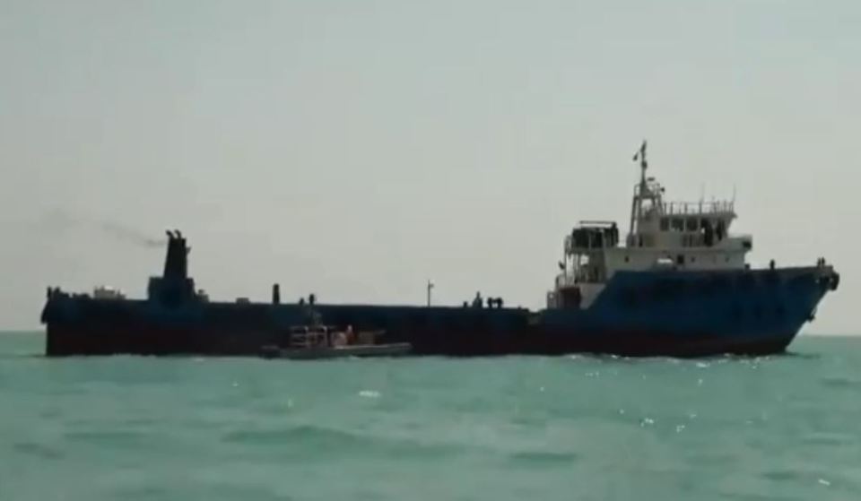  The first picture of the merchant vessel that was stormed and captured by Iranian troops