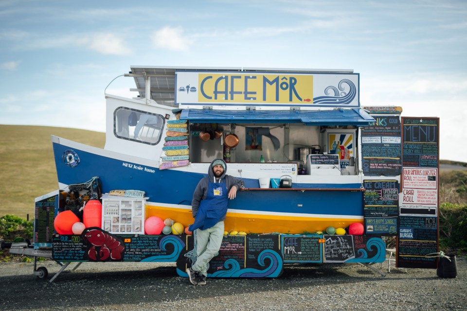  Cafe Mar serves delicious food and drinks in an upcycled fishing boat