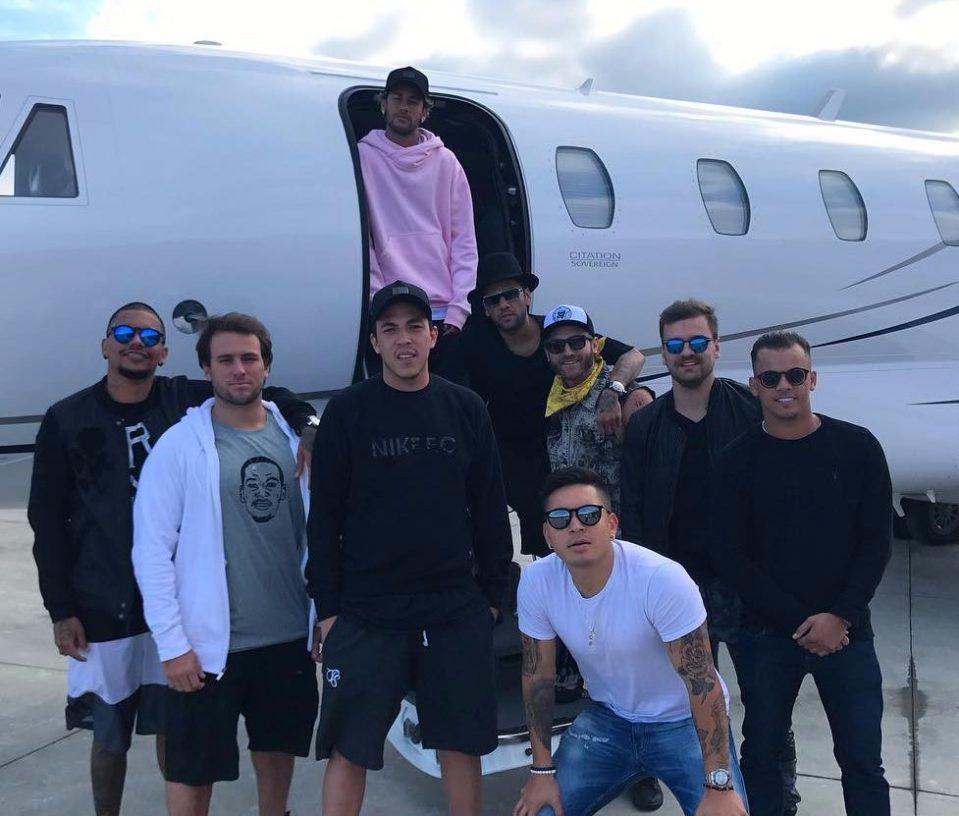  Being in Neymar's entourage means you live a life of luxury