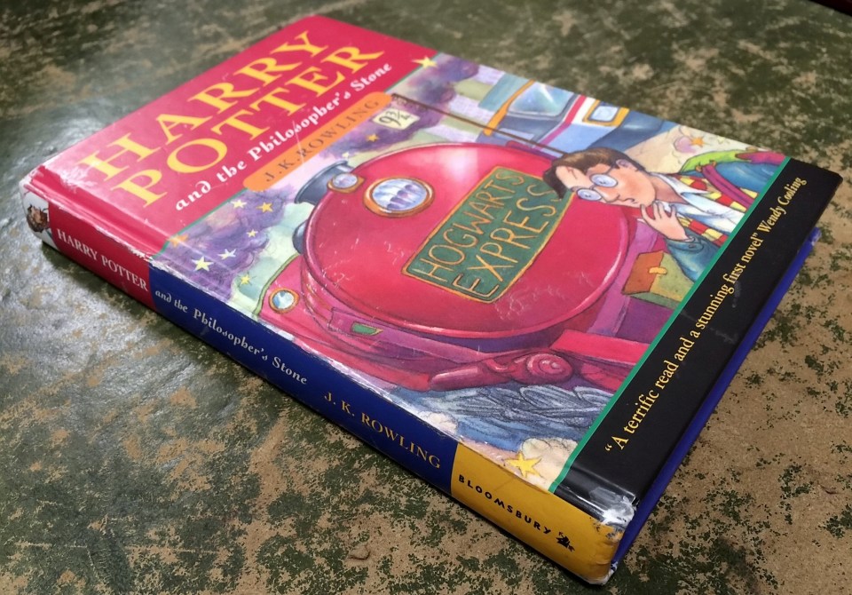  A US pastor has banned the Harry Potter books, saying they contain real curses