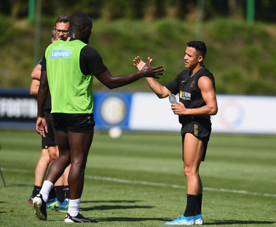  Sanchez stepped in to separate Lukaku from his scrap with Brozovic