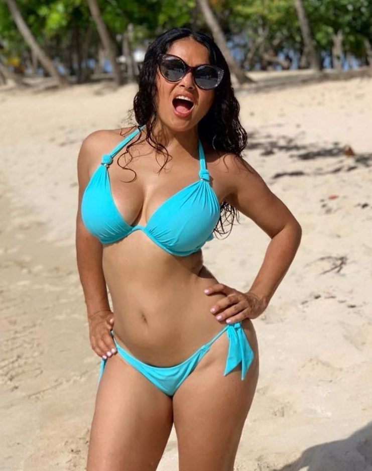  Salma Hayek set pulses racing with a sizzling bikini pic yesterday