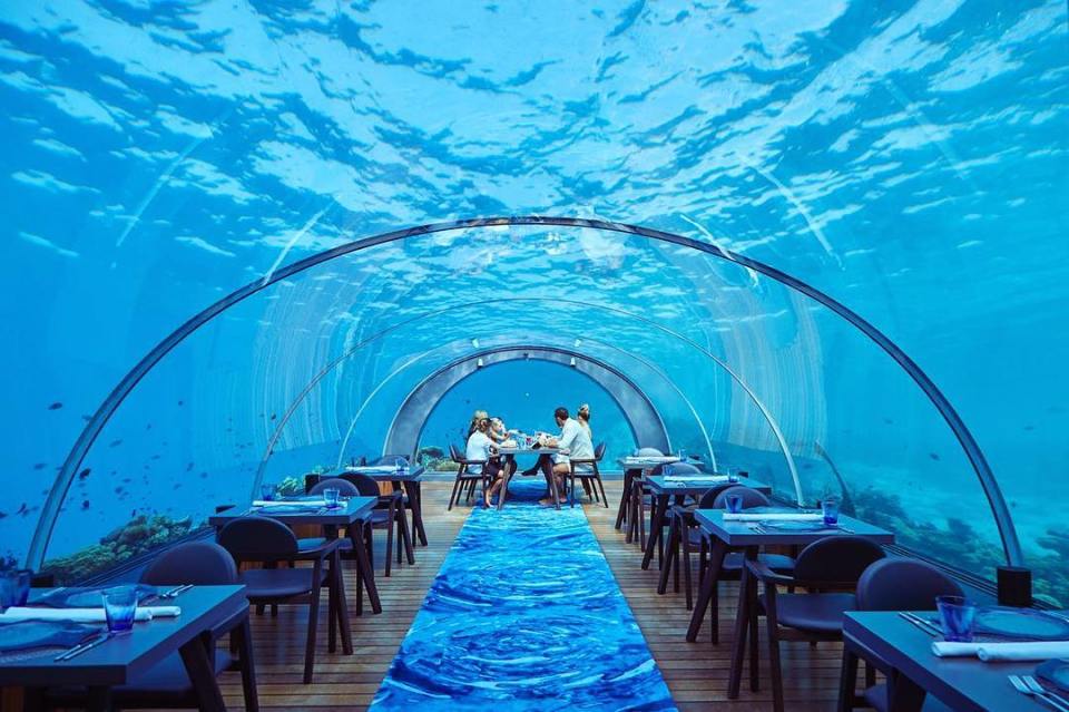  The family enjoy lunch under the sea in the Maldives