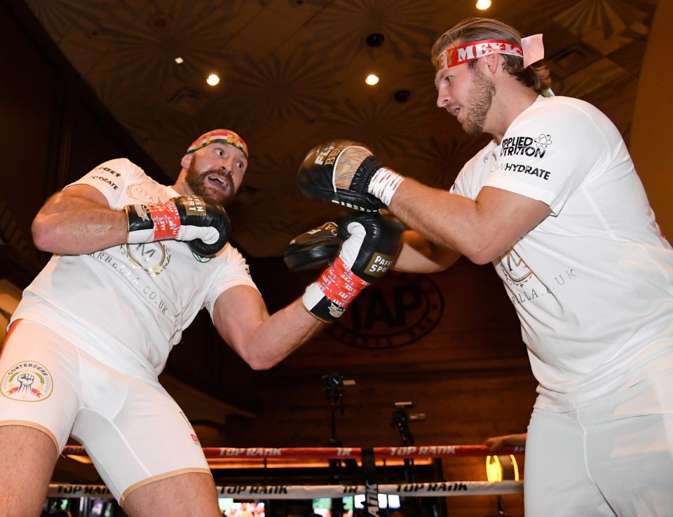  Furys trainer Ben Davison puts him through his paces in Las Vegas